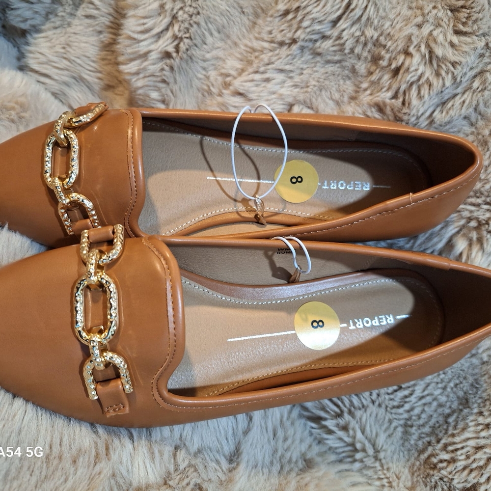 Report Women's Tan Loafers with Gold Chain